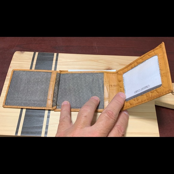 Tan Genuine Leather Croco Embossed RFID Men's Wallet - Picture 8 of 11